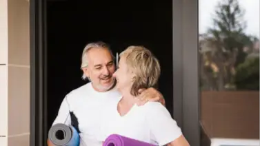 Gana músculo en casa y ahorra en gimnasios: el ejercicio milagroso para los mayores de 60 años Gana músculo en casa y ahorra en gimnasios: el ejercicio milagroso para los mayores de 60 años