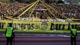Cabello asegura que aficionados del Deportivo Táchira agredieron a dos policías: una patrulla quedó destrozada