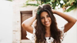 Este es el mejor aceite natural para fortalecer tu cabello: nunca perderá su color