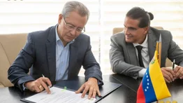 Venezuela firma convenio para impulsar la producción de cacao: también exportará chocolate líquido