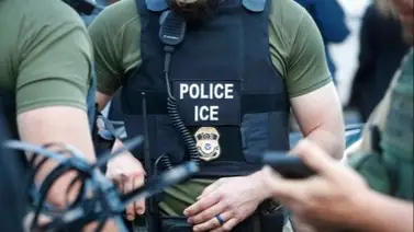 ICE la esperó al aterrizar: mujer con 14 años en Estados Unidos es detenida tras regresar de su luna de miel ICE la esperó al aterrizar: mujer con 14 años en Estados Unidos es detenida tras regresar de su luna de miel