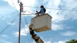  Corpoelec instala luminarias led en varios sectores de los Valles del Tuy: también adecuaron postes