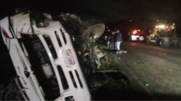 Volcamiento de autobús deja dos muertos en la Autopista Regional del Centro este sábado 21 de junio: hay más de 20 heridos