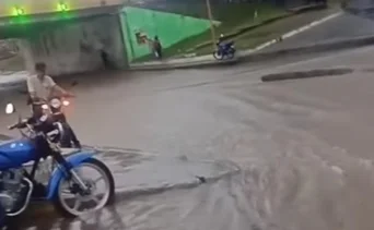 En video: fuertes lluvias causan anegaciones en Valencia este 21 de junio