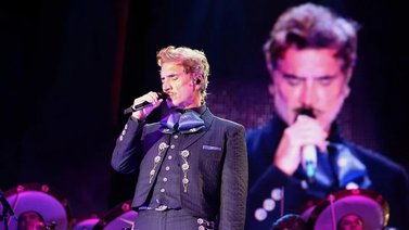 Alejandro Fernández vive un susto con un oficial en Miami: “Casi me reportaba”
