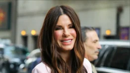 Sandra Bullock revela uno de sus secretos para verse joven a los 60 años: así es su rutina de ejercicios semanal
