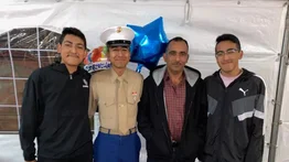 A golpes detuvo el ICE al papá de tres marines en California: el video indignó las redes sociales