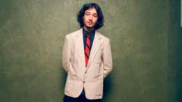 Ezra Miller regresa a Hollywood tras su arresto: Tengo muchos remordimientos