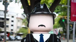 Vecinos reportan vandalismo en Baruta: estatua de José Gregorio Hernández en LEGO sufre daños
