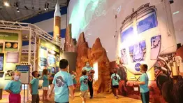 Campamentos de verano gratis en Texas: ofrecen visitas guiadas a parques de diversiones