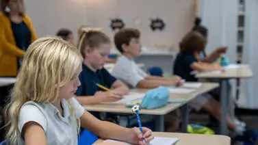 Escuelas de Georgia no podrán expulsar a estudiantes por ausentismo: así es la reforma de ley Escuelas de Georgia no podrán expulsar a estudiantes por ausentismo: así es la reforma de ley