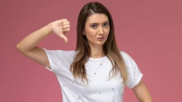 latina denunció a sus competidores al ICE
