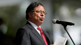 Gustavo Petro denuncia amenazas contra su hija de 16 años: quieren asesinarla primero que a mí
