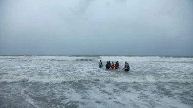 Tormenta eléctrica deja a 12 personas heridas en Carolina del Sur: un rayo impactó en el agua