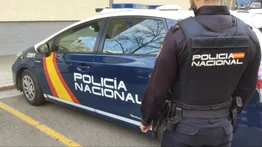 Asesinan a venezolana a puñaladas dentro de un apartamento en España: su pareja también asfixió a su hijo de dos años