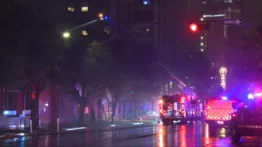 Incendio de edificio residencial en Austin deja 25 familias desplazadas y 3 víctimas fatales