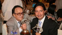 Lo llevan en la sangre: Roberto Gómez Fernández desata críticas por exhibir a su padre Chespirito como infiel mientras él revive la historia 