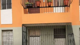 Mujer invidente convivió varios días con el cadáver de su hermano: no sabía que estaba muerto