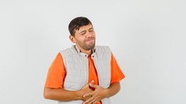 El hígado enfermo produce mal aliento: este es el super jugo milagroso para la salud hepática y contra la halitosis