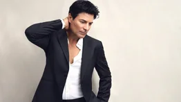 'Aprobado por Chayanne': el artista celebró su cumpleaños 57 y recordó al mundo por qué sigue siendo el eterno galán