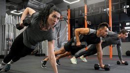 Los consejos de Harvard Health para el gimnasio: la lista de errores más comunes al entrenar y sus lesiones