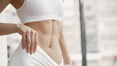 Llega a los 50 años con los abdominales marcados: cuatro sencillas rutinas caseras para aplanar la barriga Llega a los 50 años con los abdominales marcados: cuatro sencillas rutinas caseras para aplanar la barriga