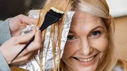 ¿Cuándo debes lavarte el cabello luego de aplicar el tinte? Afamada peluquera revela su secreto de experto estilista internacional