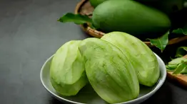 Guasacaca sin aguacate: prepara esta legendaria salsa con una popular fruta tropical