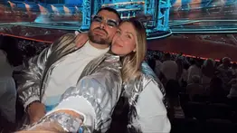 ¡Entre picardía y humor! Así es el nuevo cambio de look de Jonathan Moly para su esposa Andrea Villarroel: video 
