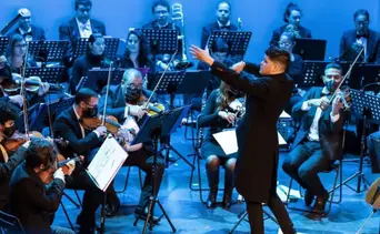 Ante el papa : la orquesta de refugiados y migrantes venezolanos que conquistará el Santiago Bernabéu