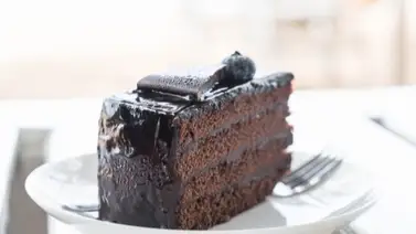 ¿Sabes qué es el pastel de terciopelo negro?: Te compartimos la receta de este delicioso bizcocho en capas ¿Sabes qué es el pastel de terciopelo negro?: Te compartimos la receta de este delicioso bizcocho en capas