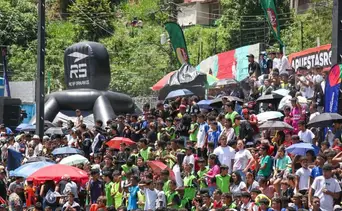 ¡Ronaldinho paraliza Petare! Fanáticos desatan la pasión en Mesuca antes del juego: detalles