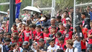 ¡Ronaldinho paraliza Petare! Fanáticos desatan la pasión en Mesuca antes del juego: detalles ¡Ronaldinho paraliza Petare! Fanáticos desatan la pasión en Mesuca antes del juego: detalles