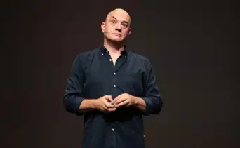 El actor Julián Arango llega a Venezuela con su show de comedia “Julianchou”
