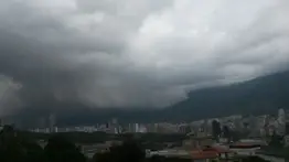 Prepare el paraguas: Inameh advierte sobre tres ondas tropicales que golpearán a Venezuela