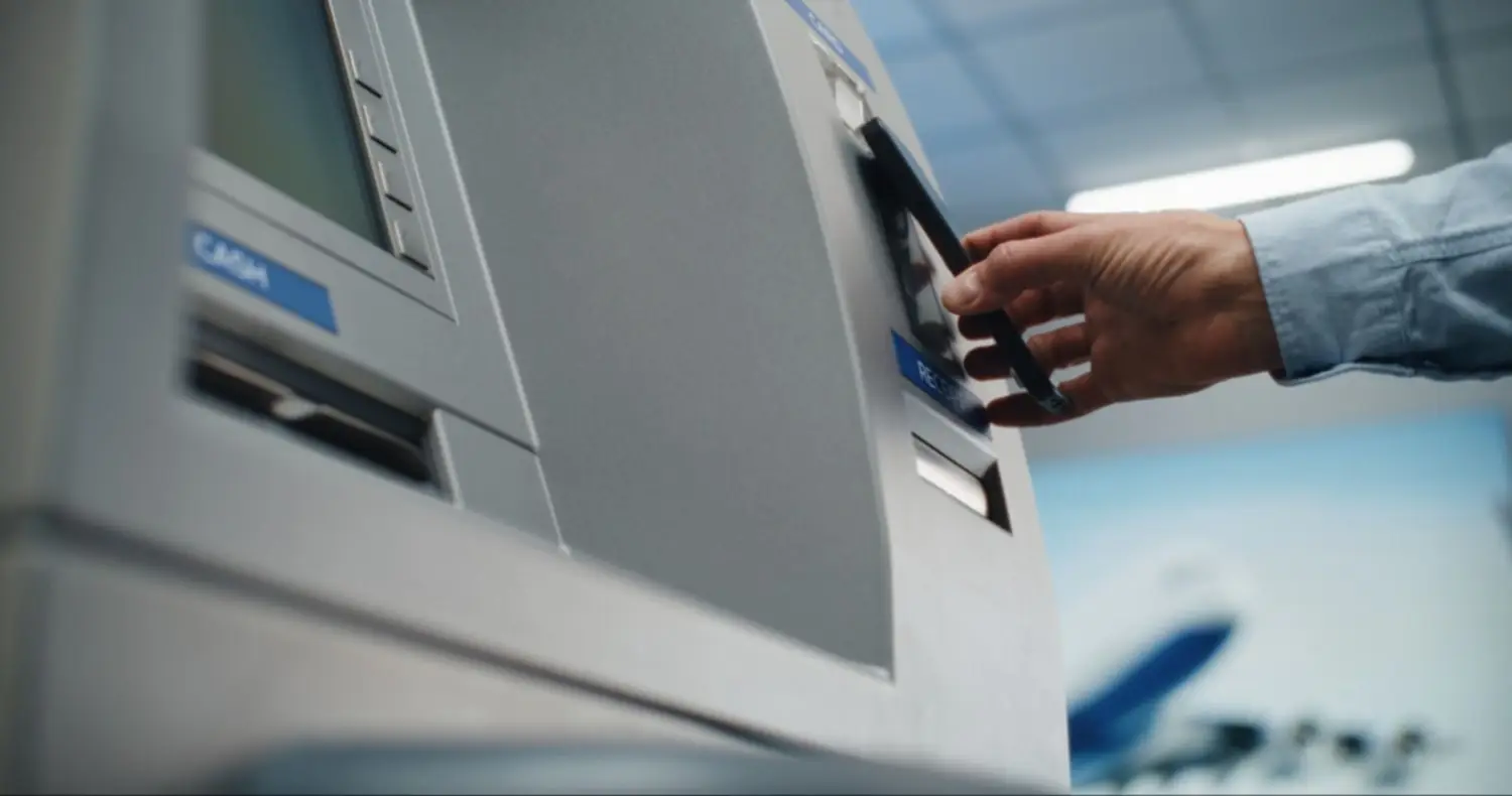 Nuevos horarios temporales: agencias de este banco abrirán hasta las 6:00 pm