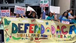 Ofensiva judicial insiste en retirar este beneficio a la población "Dreamer"