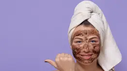 Mejora la textura de tu piel: Utiliza estos ingredientes y prepara una exfoliación casera