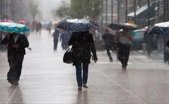 Reporte Inameh: onda tropical 14 causará lluvias en diez estados del país este domingo