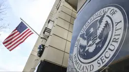 DHS endurece controles migratorios: tres grupos enfrentan nuevas revisiones en EEUU