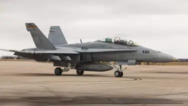 Avión militar se desploma en parque de Washington y causa incendio forestal: evacuan a campistas Avión militar se desploma en parque de Washington y causa incendio forestal: evacuan a campistas