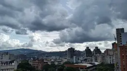 Onda Tropical Nro.15:  lluvias y tormentas eléctricas sobre estas regiones