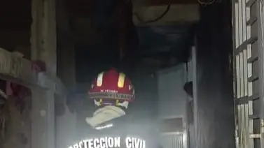 Voraz incendio consume vivienda en Baruta: una vela habría provocado el siniestro Voraz incendio consume vivienda en Baruta: una vela habría provocado el siniestro