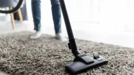 Trucos caseros para eliminar manchas y malos olores en las alfombras: métodos sencillos