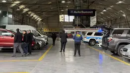 Robaron 17 vehículos de lujo en menos de dos horas: detalles sobre millonario asalto en un taller