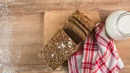 Pan de avena casero: la receta exprés rica en fibra para tu desayuno ideal 