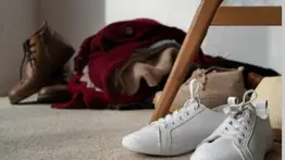 Zapatos sin mal olor: el truco casero definitivo que elimina bacterias en minutos
