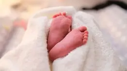 Dejaron que su hija muriera de hambre: pareja sentenciada por crueles maltratos contra bebé de tres meses