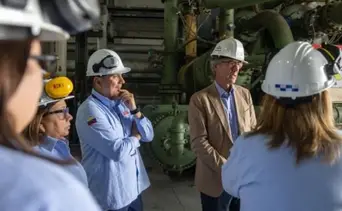 ¿Nuevas inversiones en Venezuela? Embajador de Alemania inspecciona&nbsp;planta de gases industriales&nbsp;&nbsp;