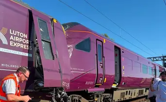 Tragedia en Inglaterra: choque de trenes deja un muerto y decena de heridos